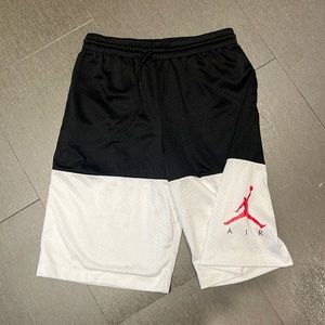 Nike boys Jordan basketball shorts. Size XL.
